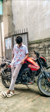 Akkuu, 19, India
