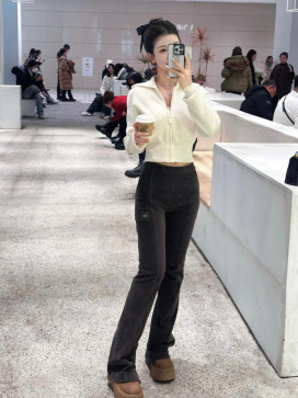 Mae Kai, 38, United States