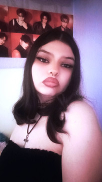 Mari, 18, United States