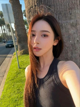 Trisha6900, 39, Singapore