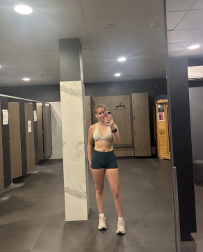 Kayla, 21, Australia