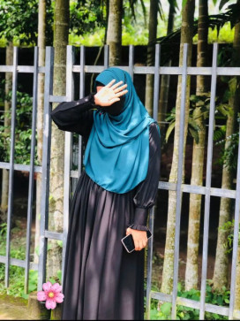 Aisha Khan, 22, India