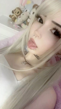 Miyuu, 18, United States
