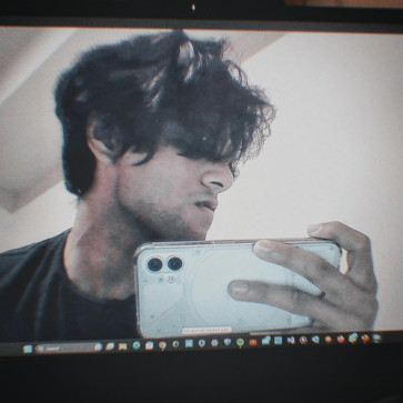 Axer, 22, Canada