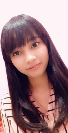 Nella, 27, Indonesia