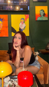 Hannah, 24, Australia