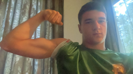 Oskaras, 21, United Kingdom