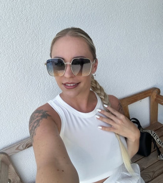Lizz, 34, United States