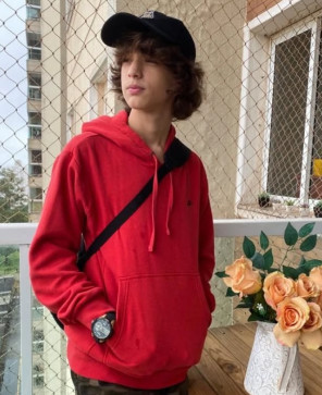 Sam, 18, Portugal