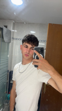 Iker, 19, Spain