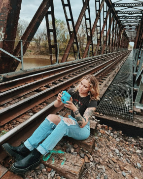 Mia, 24, United States