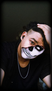 DEeAR, 25, Switzerland