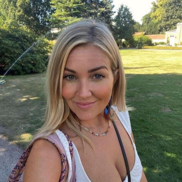 Luna, 36, Canada