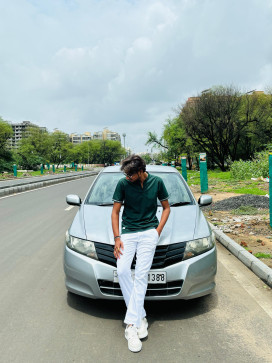 Malhar Soneji28, 20, India