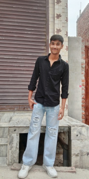 Komal Ojha, 18, India