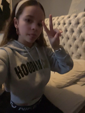 Julia, 18, Netherlands