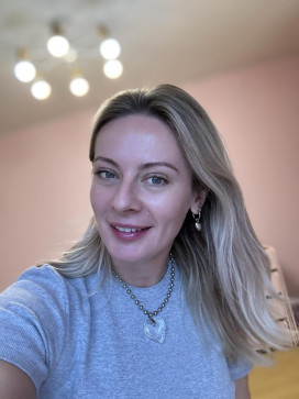 Helena, 38, United States