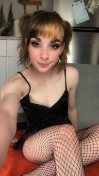 Tara, 21, United Kingdom