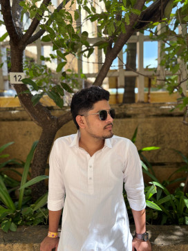 Shaved Ansari, 18, India