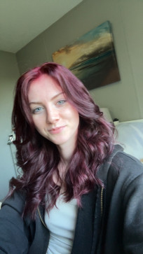 Nicki, 18, United States