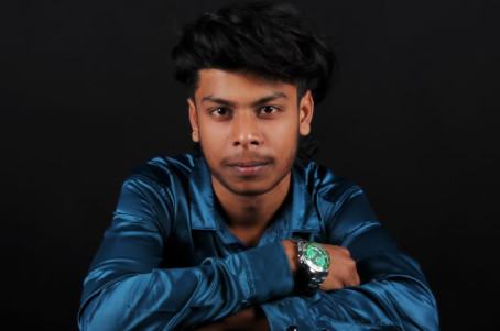 Darshu Madurkar, 18, India
