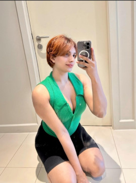 Nicole Adams, 22, India