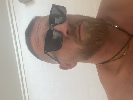 Carlos, 26, Australia