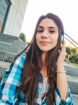 Anna Tonia, 35, United States