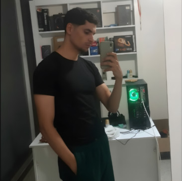 Ad Em, 23, France