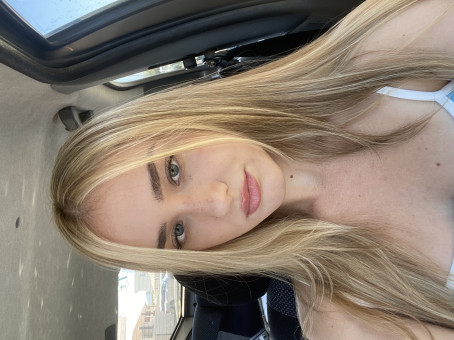 Pomni, 21, South Africa