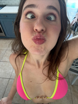 Ariana, 24, United States