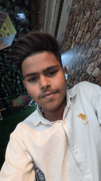 Gulshan, 19, India