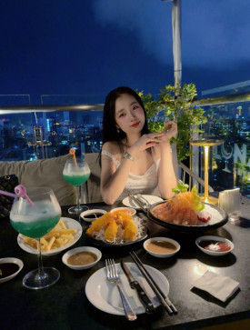 Ellie, 35, United States