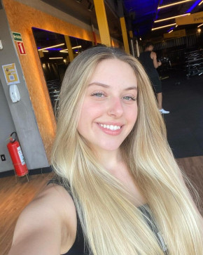 Ellu, 20, United States