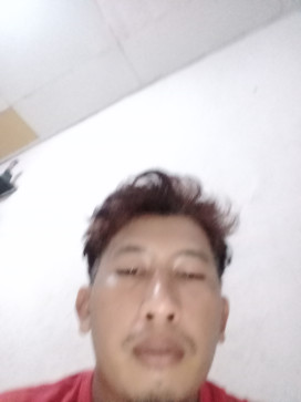 Raya Aleshasakhi, 18, Indonesia