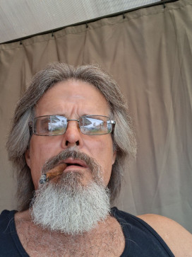 Hung4ugirl69, 60, United States