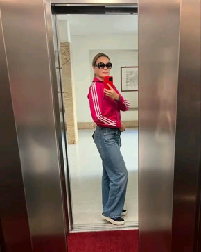 Brenda, 33, United States