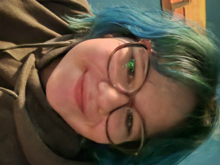 Lilly Renton, 18, Canada