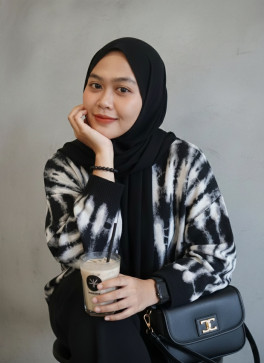 Selene, 30, Indonesia