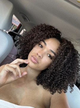 Therealari, 18, United States