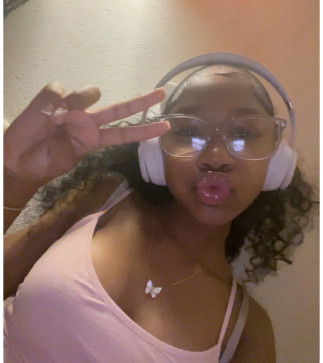 Lara, 18, United States