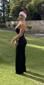 Chels01, 22, Australia