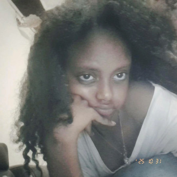 Peonie, 18, Ethiopia