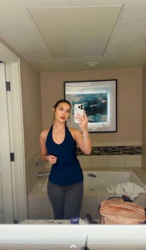 Eliza, 20, United States