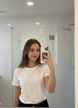 Hailey, 22, Australia