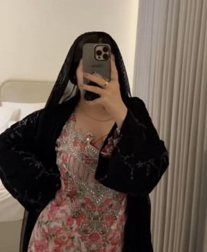 Ughughugh, 18, United Arab Emirates