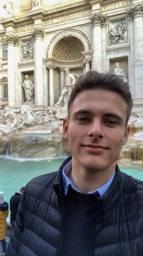 Vicky, 18, United Kingdom