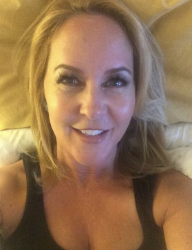 Emy, 39, United Kingdom