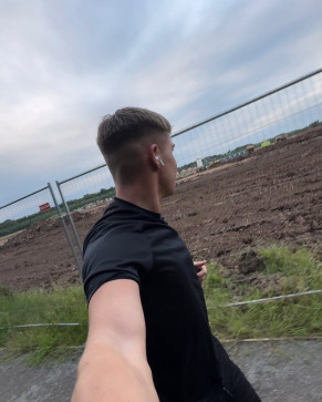 Josh, 25, United Kingdom