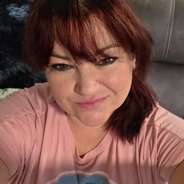 Velda, 32, United States